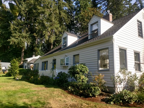 Hire our Mercer Island professional painter in WA near 98040